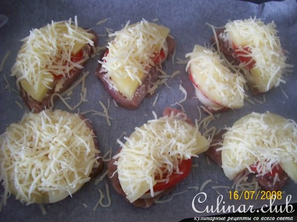 свинина,запечённая с ананасом