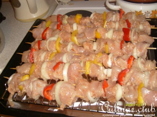 Просто - шашлык из куриного филе.