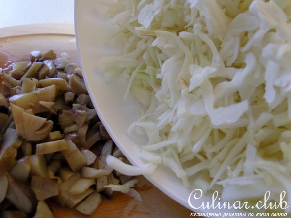 Блинчики с грибами и капустой