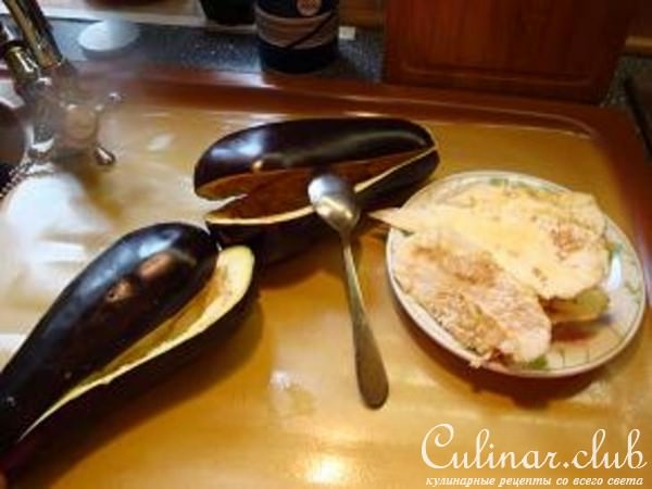 Баклажаны, фаршированные сыром