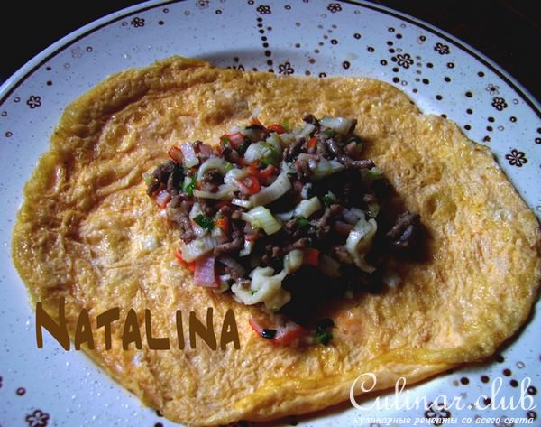 Омлетные мешочки с мясом и крабами