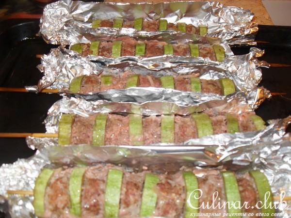 Шашлычки - кабачки с фаршем