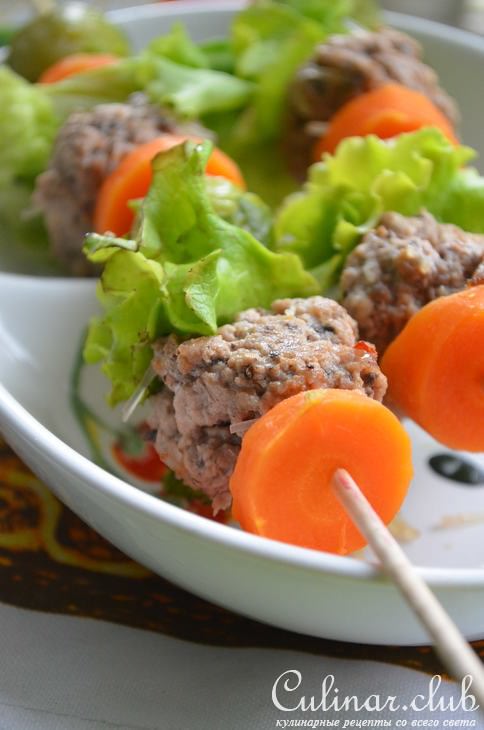 Фрикадельки с вермишелью и овощами