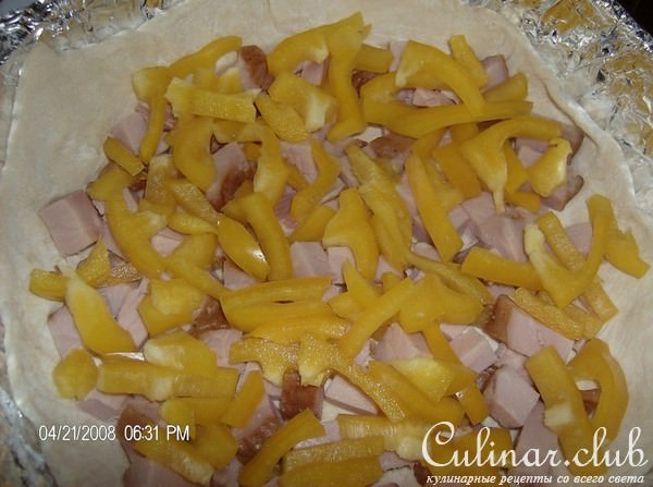 Киш с пореем и ветчиной