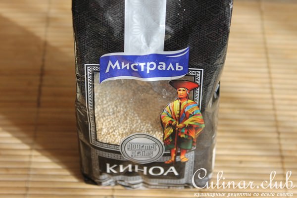 Киноа с имбирным соусом в рисовых корзиночках