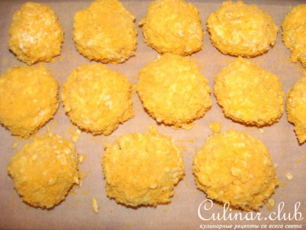 Котлетки из сыра с пикантной начинкой и соус из шампанского