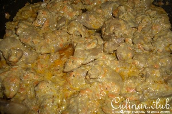 Ароматная печенка с грибами.