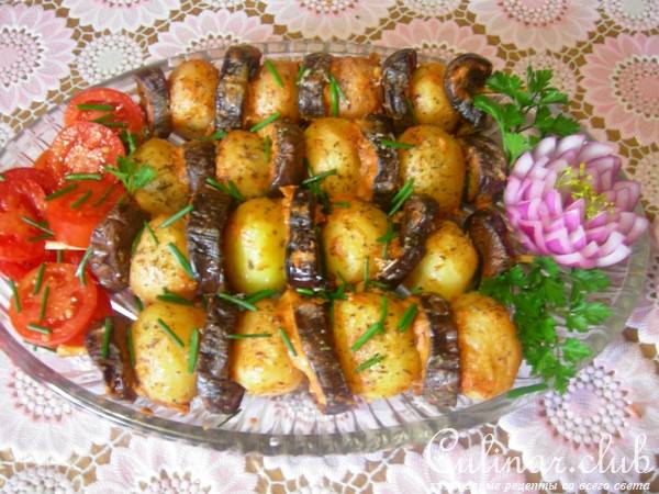 Горячая закуска из картофеля и баклажанов