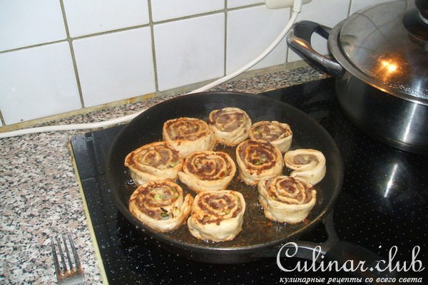 рулетные дольки с мясом