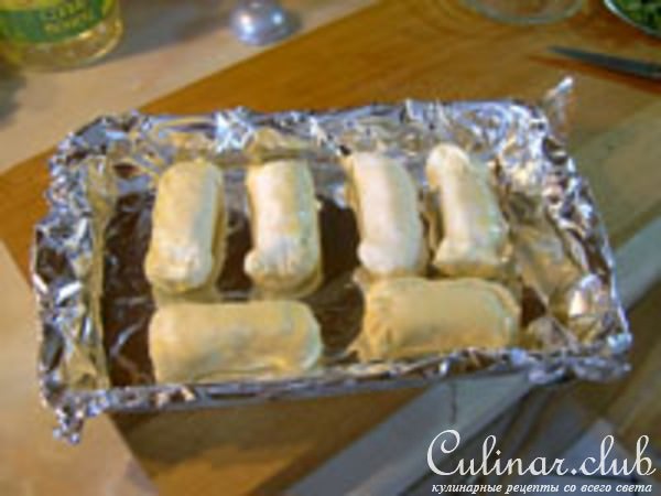 Сырные "пончики" из слоеного теста