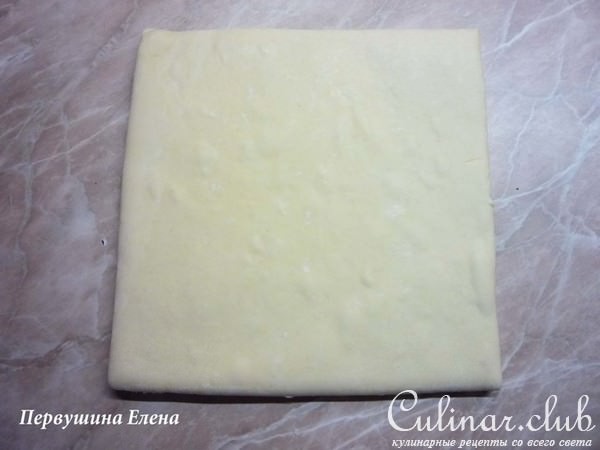 Слойки заливные с картофелем и сливами