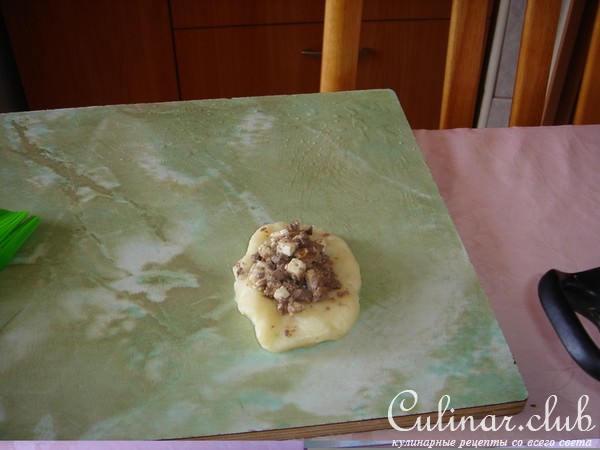 Картофельные зразы с печенью и брынзой