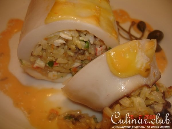 Кальмары с грибами, крабами и сливочным сыром