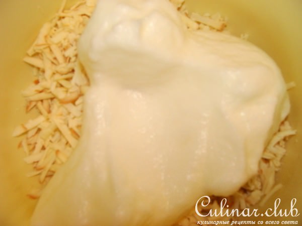 Котлетки из сыра с пикантной начинкой и соус из шампанского