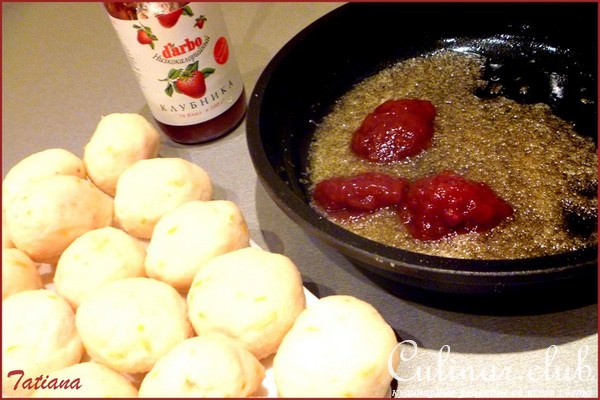 Творожные клецки с клубникой