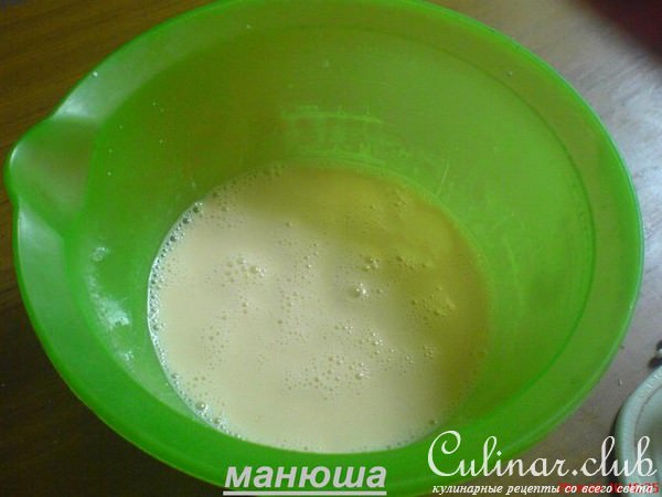 Макаронные маффины с салями и зелёным горошком