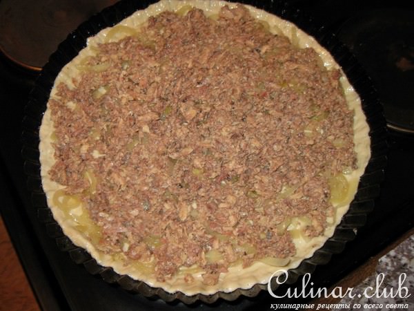 Пирог с консервированной рыбой (вариант)