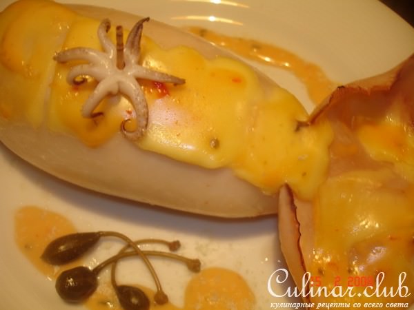 Кальмары с грибами, крабами и сливочным сыром