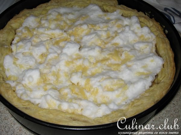 Пирог с курицей,грибами под сырным безе - "ЗАГАДКА".
