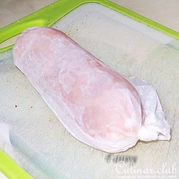 Куриный рулет, фаршированный креветками