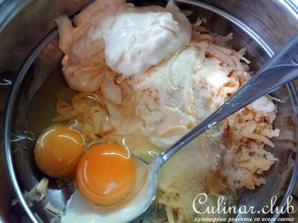 Мясной рулет с курагой в сыре