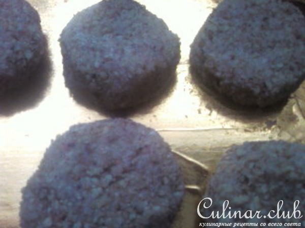 котлетки с начинкой из ананаса под ореховой корочкой