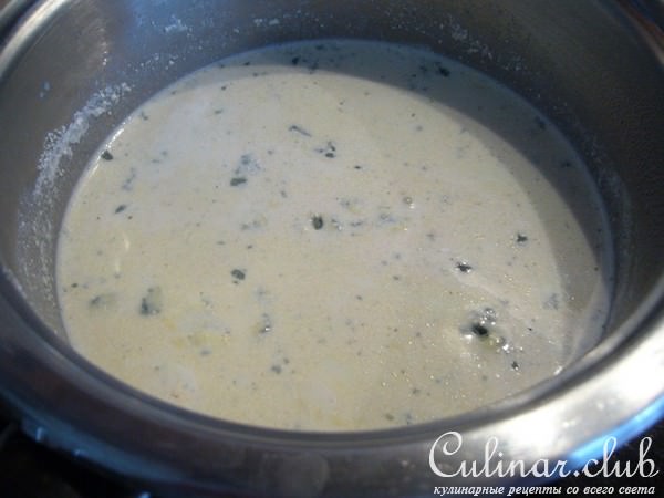 Мясные смужки (полосочки) в луково-йогуртовой оболочке с соусом „Три сыра“