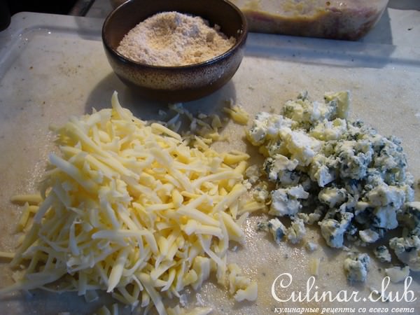 Мясные смужки (полосочки) в луково-йогуртовой оболочке с соусом „Три сыра“