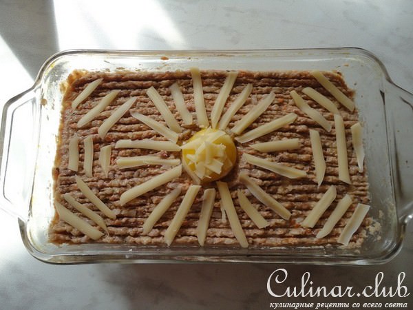 Мясная запеканка с шампиньонами и сыром