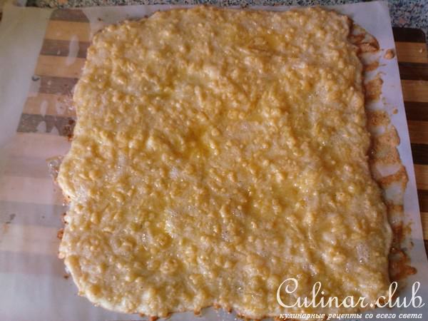 Мясной рулет с курагой в сыре