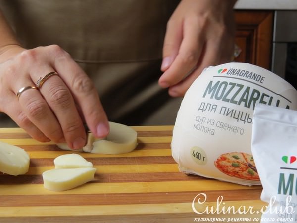 Моцарелла в хрустящей корочке с рататуем