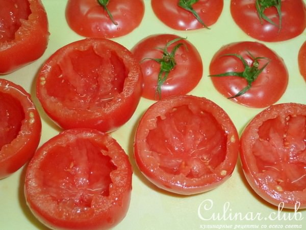 Томаты фаршированные булгуром и фетой с овощами