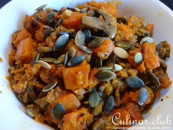 Сочное овощное рагу из тыквы с грибами.
