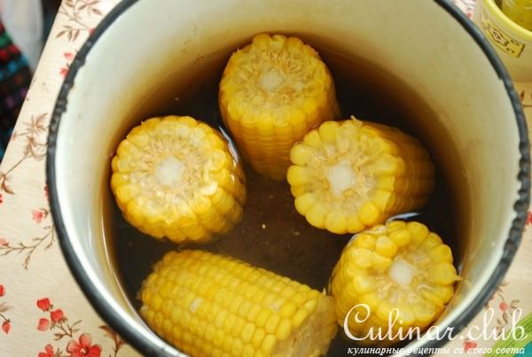 Кукурузные початки с сыром и зеленью