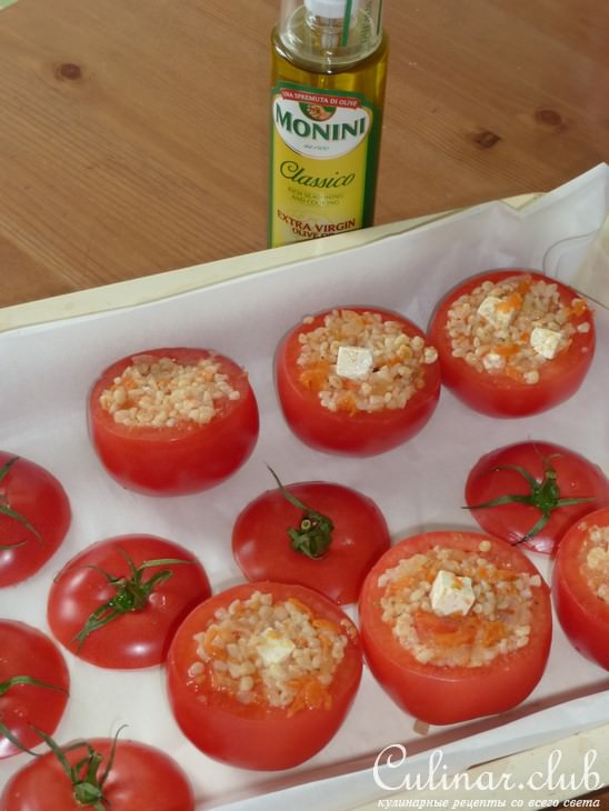 Томаты фаршированные булгуром и фетой с овощами