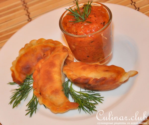 Жареные вареники с капустой и грибами