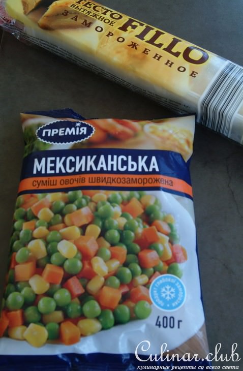 Легкий пирог из коричневого риса "Мистраль" с рыбой и овощами в тесте фило