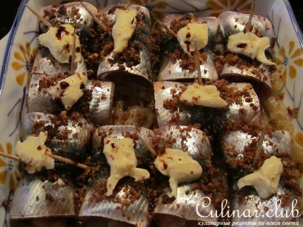 Салака, фаршированная килькой «Почти по-шведски»