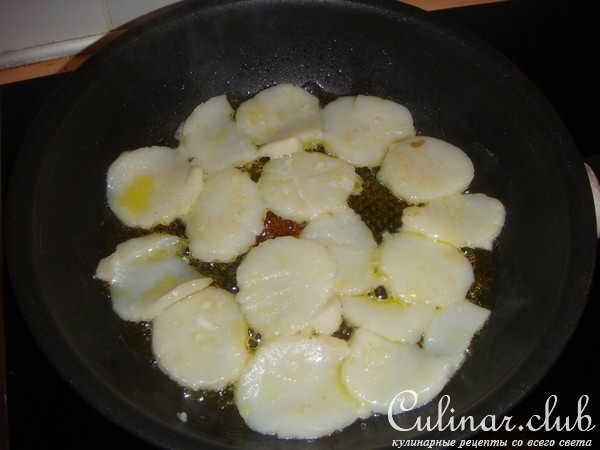 морской гребешок на рисовой подушке с мисо-соусом