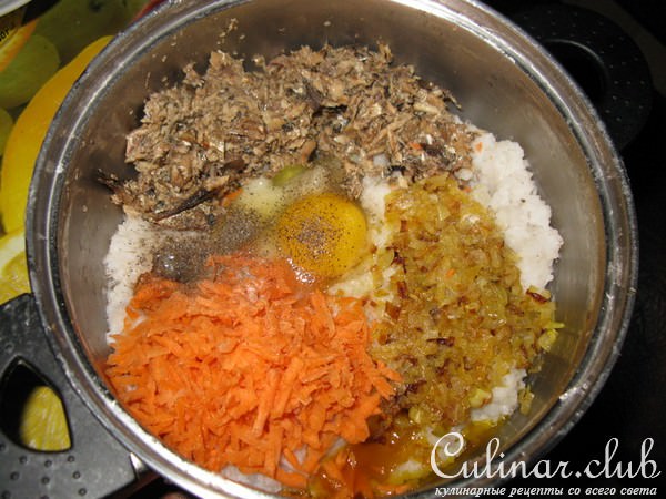 Рисово - рыбные ( с консервы ) котлеты с овощами