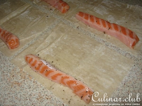 Салат в роллах и "комплимент".