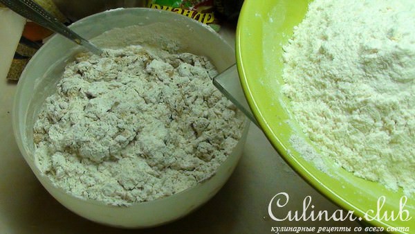 Хлеб ржаной с изюмом, на квасной (классной!) закваске. Очень простой и ОЧЕНЬ вкусный хлеб.
