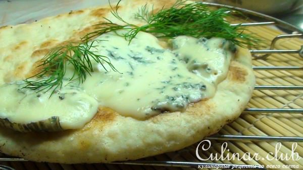Быстрая лепёшка с сыром ДорБлю к завтраку!