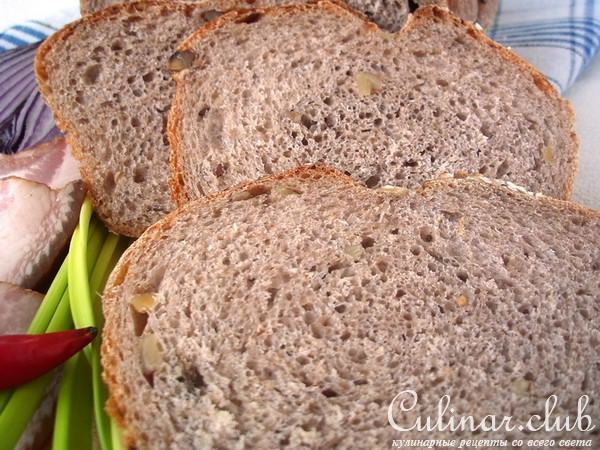 Хлеб мультизлаковый с грецким орехом.