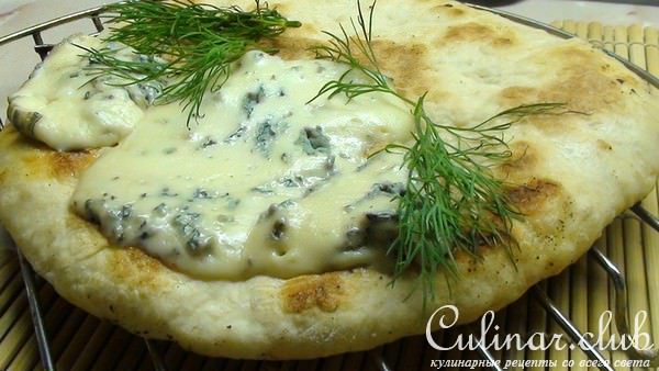 Быстрая лепёшка с сыром ДорБлю к завтраку!