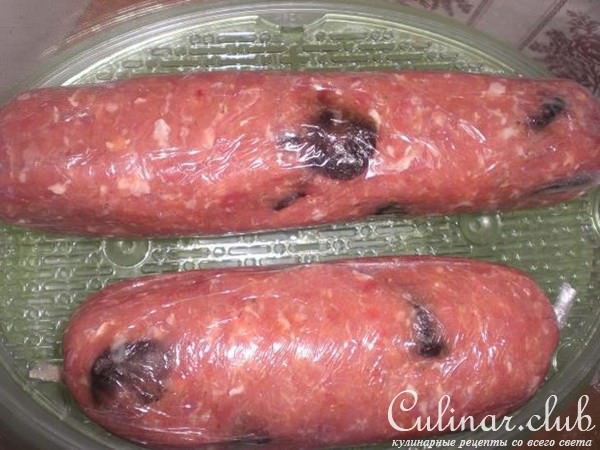 Рулет из индейки с черносливом.
