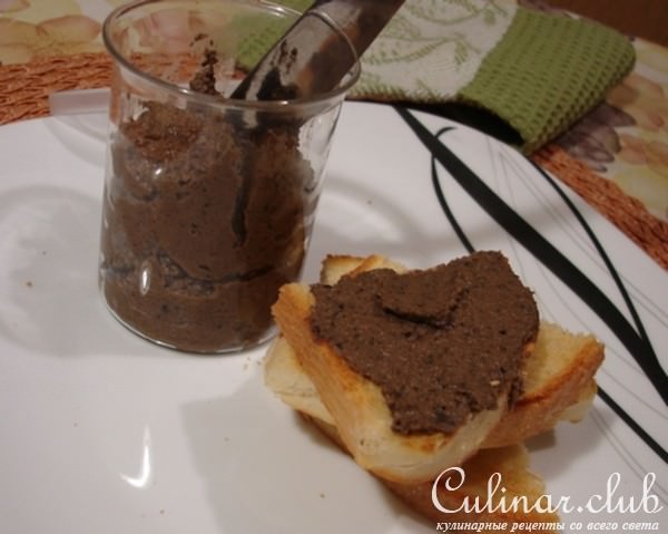 Паштет из маслин и фарфалле с паштетом..