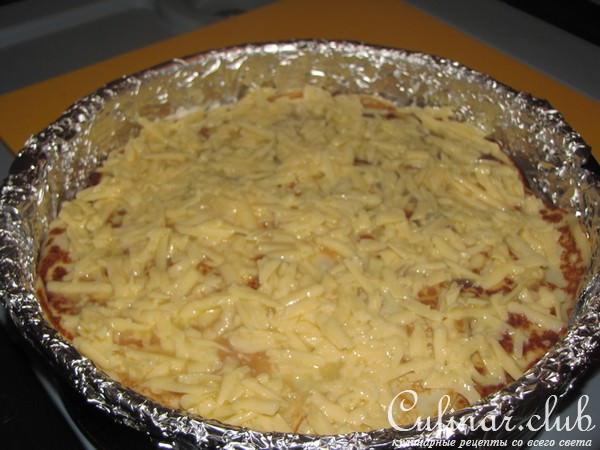 Блинчатый торт с грибами и творогом.