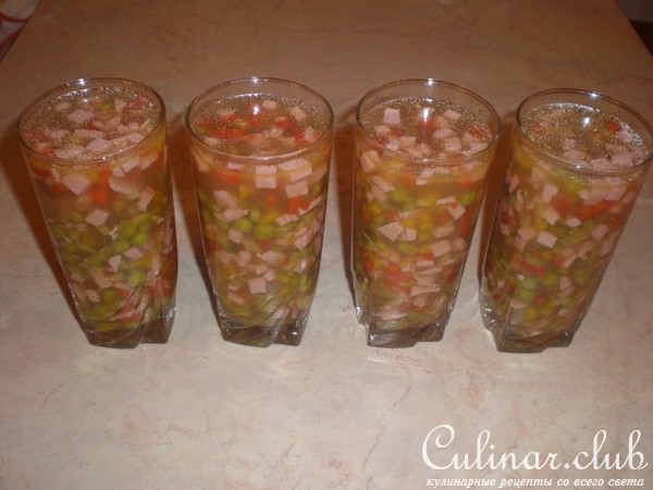 Сальтисон с колбасой и овощами