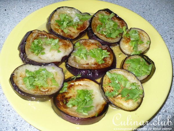 Жареные баклажаны на закуску.